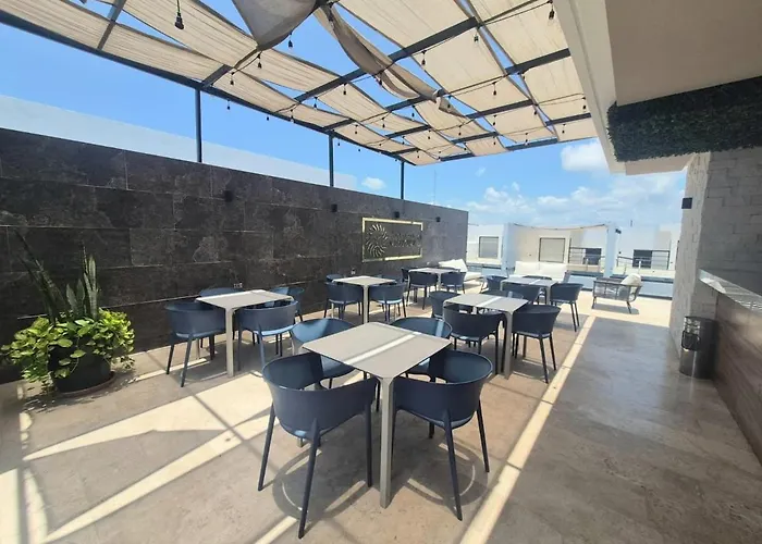 Relajate En La Playa Y La Piscina Con Vista Al Mar Apartment *